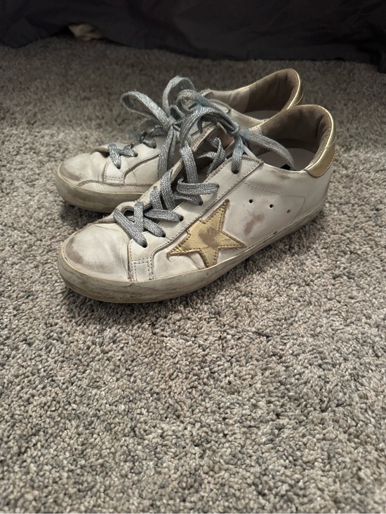  cream sneakers with gold star and silver laces